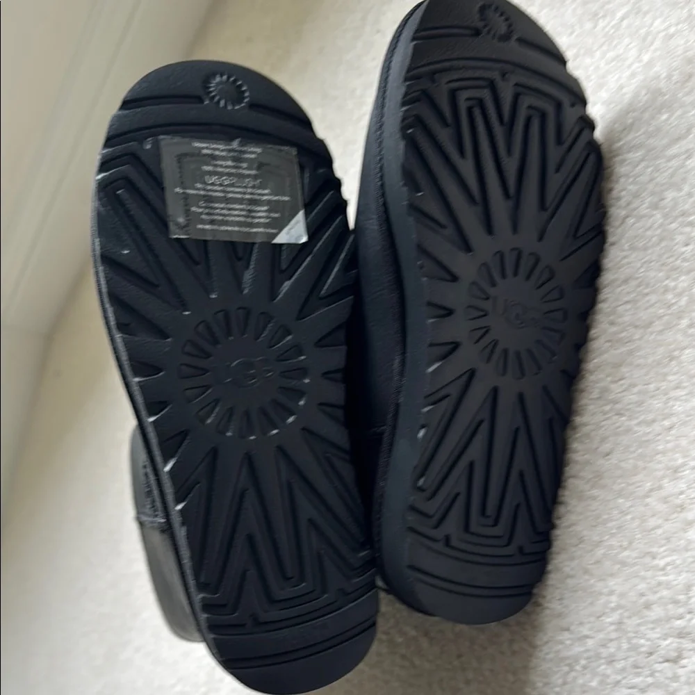 New UGG Black Classic Short Leather Boots 5 36 - Picture 4 of 7